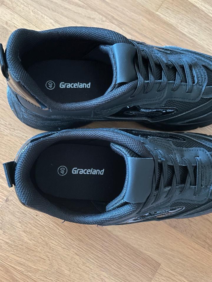 1x getragene Sneaker Graceland Gr. 40 schwarz Sportschuhe in Mühltal 