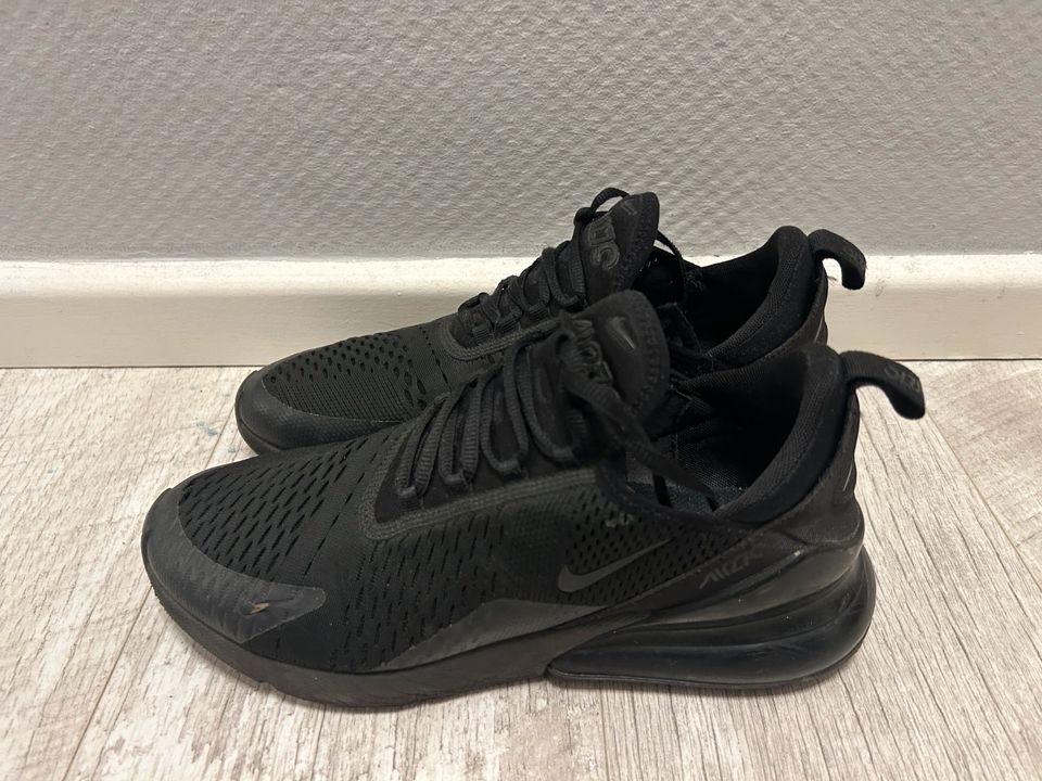 Nike 270 Herren 42,5 in Berlin