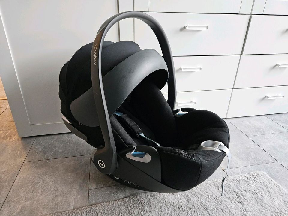 Cybex Platinum Cloud Z Babyschale Kindersitz unfallfrei in Schöneck