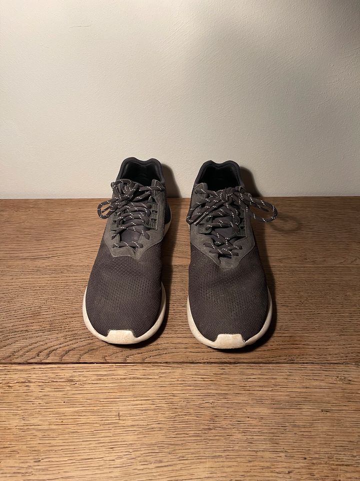 Adidas Sneaker Schwarz Größe 43 1/3 in Schöntal