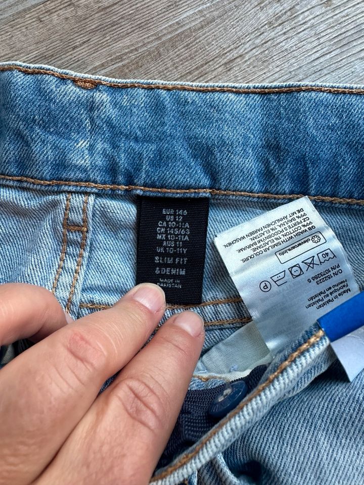Neue Jeansshorts H&M Größe 146 blau in Gehrden