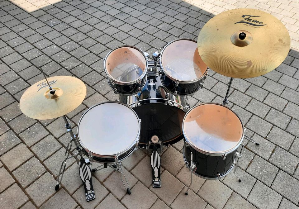 Schlagzeug Mapex 22" schwarz Becken von Fame Drum Set Drumset in Haigerloch
