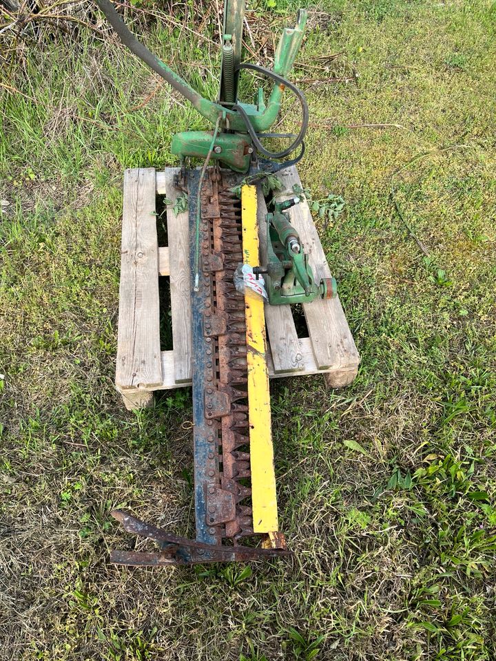 Mähwerk/ Messerbalken / John Derre / Mäher in Graben-Neudorf