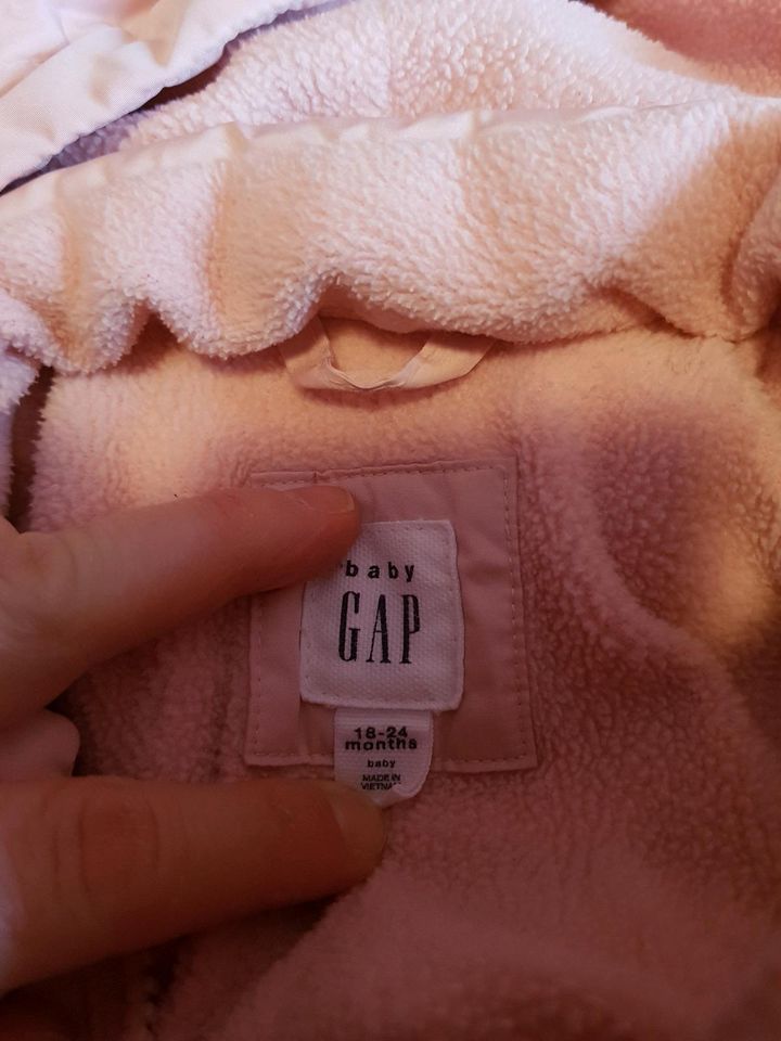 GAP Schneeanzug Schneeoverall Overall 18 bis 24 Monate in Kodersdorf