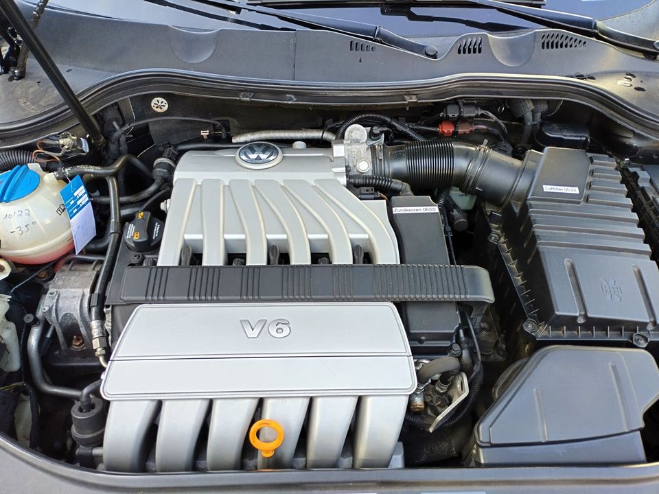 VW Passat 3c  3,2 V6  R-Line, / Individual in Sinntal