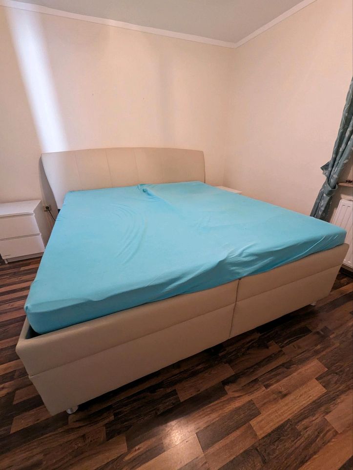 Bett - Doppelbett - hochwertig mit elektronischer Verstellung in Kell am See