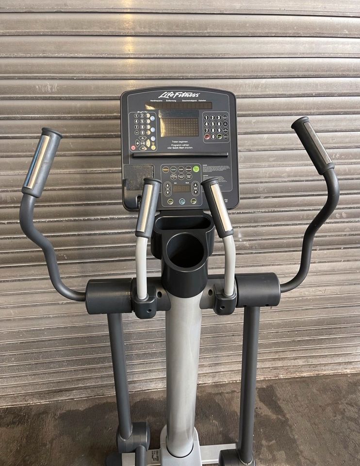 Top! Life Fitness 95x Integrity 95x Crosstrainer Technogym Precor in Dillenburg