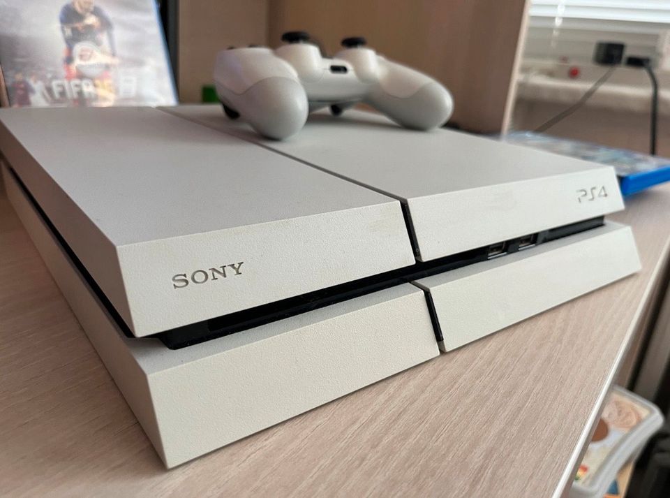 PS4 Sony (500GB) - Weiß/ White in Chemnitz