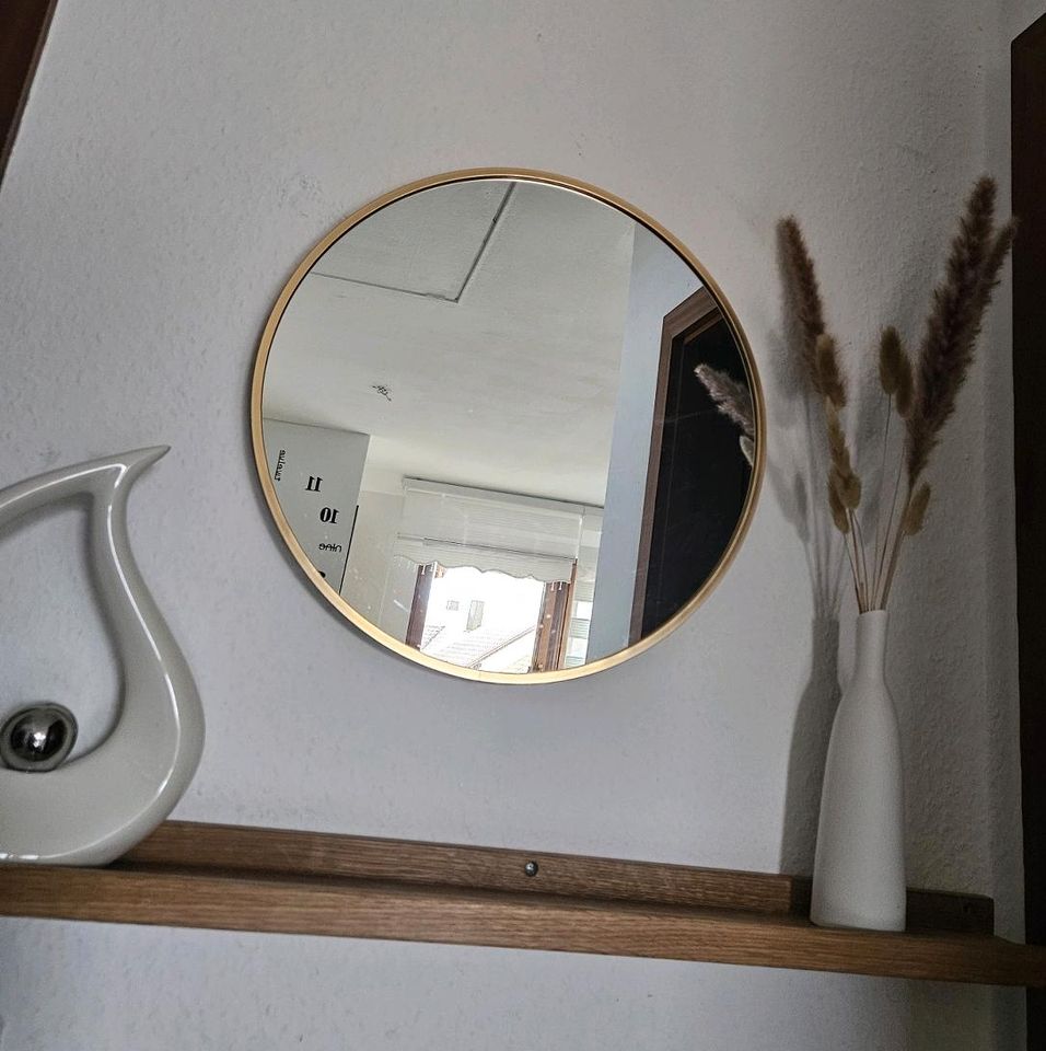 Spiegel mit Regal in Erligheim