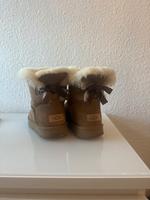 Ugg Boots mit Schleife Niedersachsen - Braunschweig Vorschau