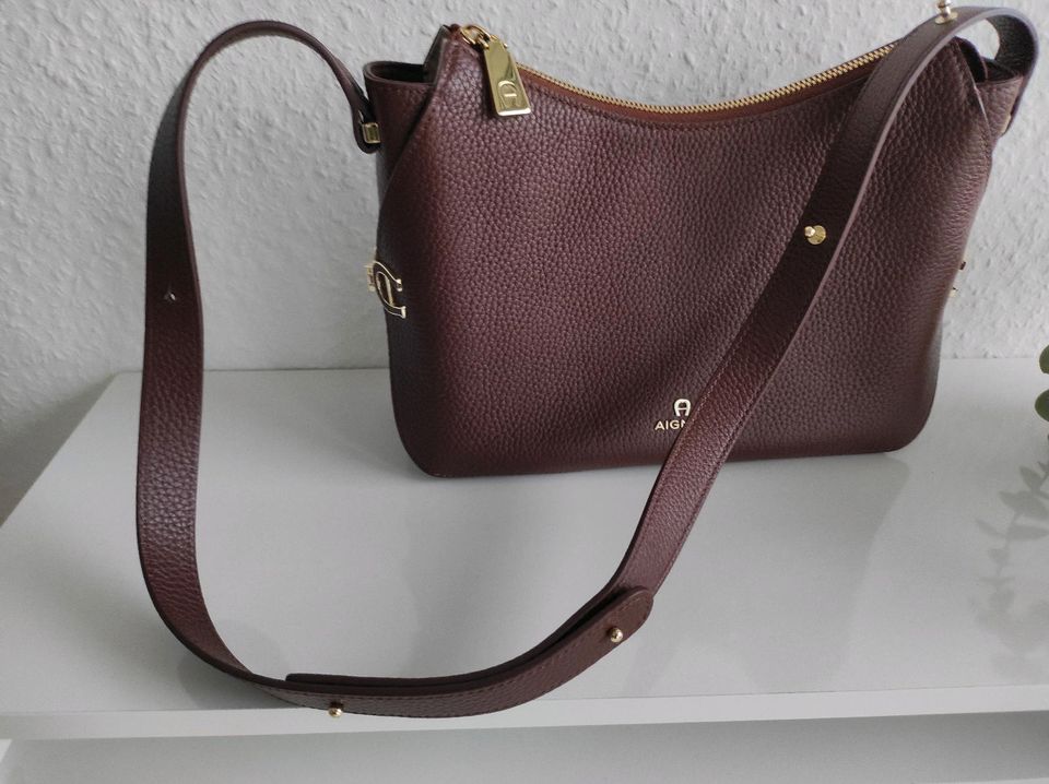 Aigner Handtasche Leder braun in Niederkassel