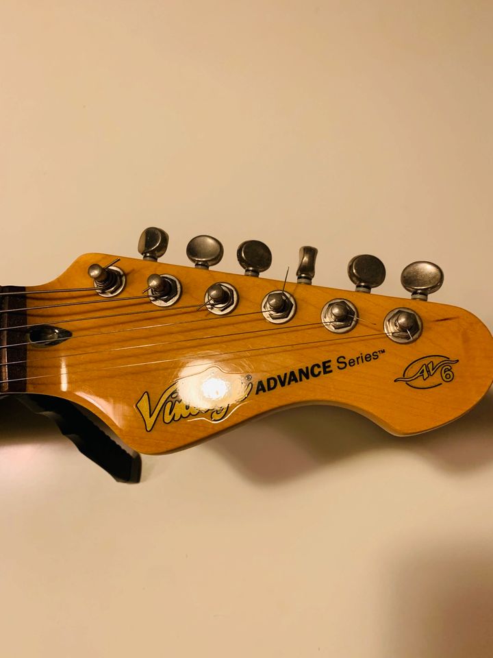 Vintage AV 6 Advanced Series mit Seymour Duncan SSL-5 Custom in Frankfurt am Main