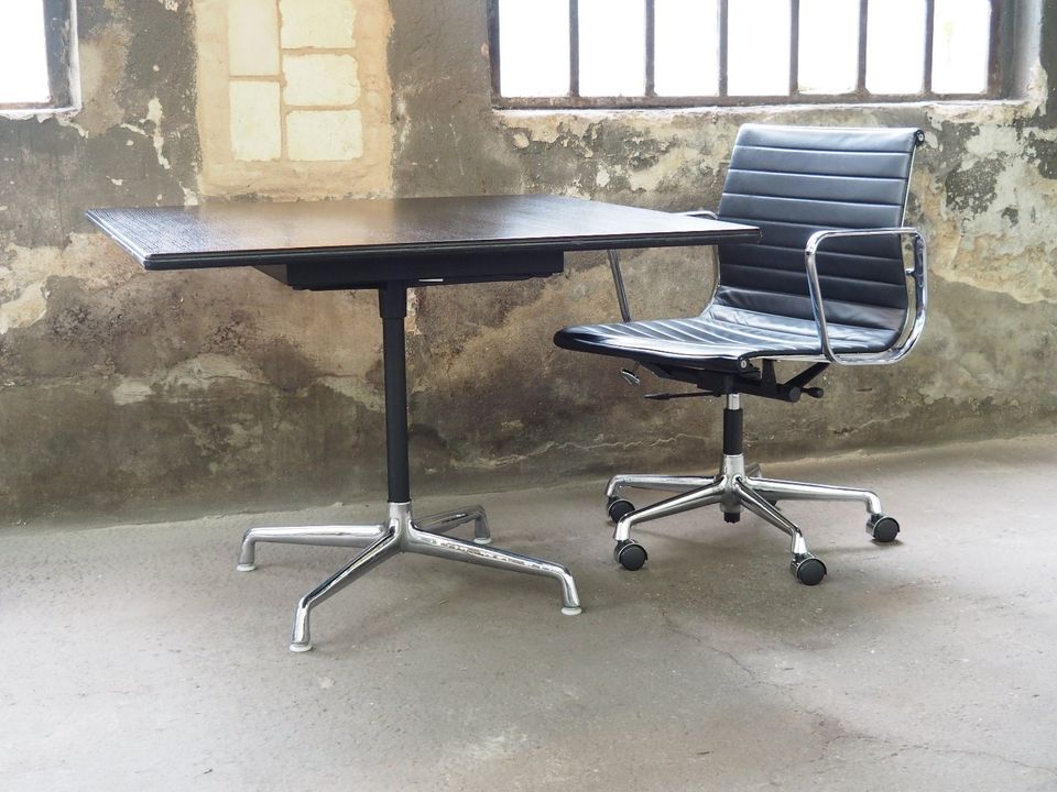 Eames Segmented table / Tisch. Hermann Miller/Vitra in Osnabrück