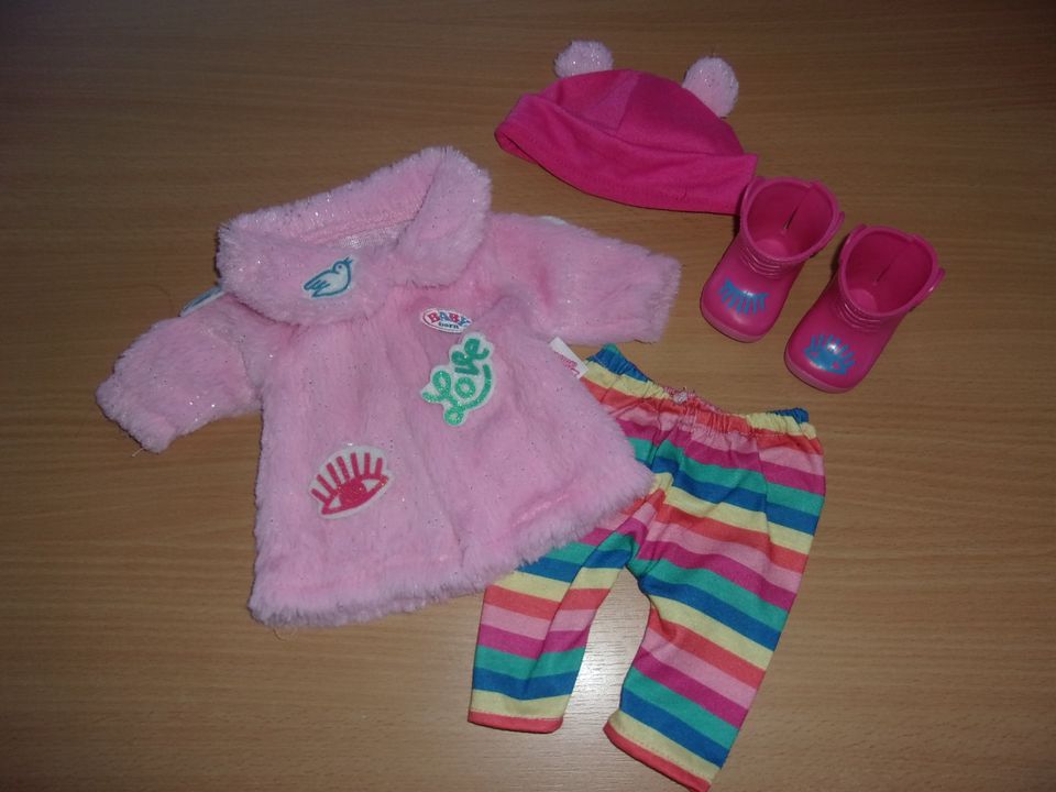 Schöne Baby Born Winterbekleidung / Guter Zustand / 43cm in Ruhpolding