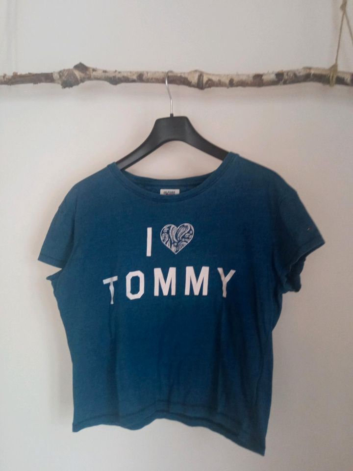 T-Shirt Tommy Hilfiger inkl Versand!!! in Montabaur
