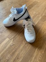 Nike Sneaker Gr. 40 weiß Turnschuhe fast NEU 1x getragen Bayern - Dietersburg Vorschau