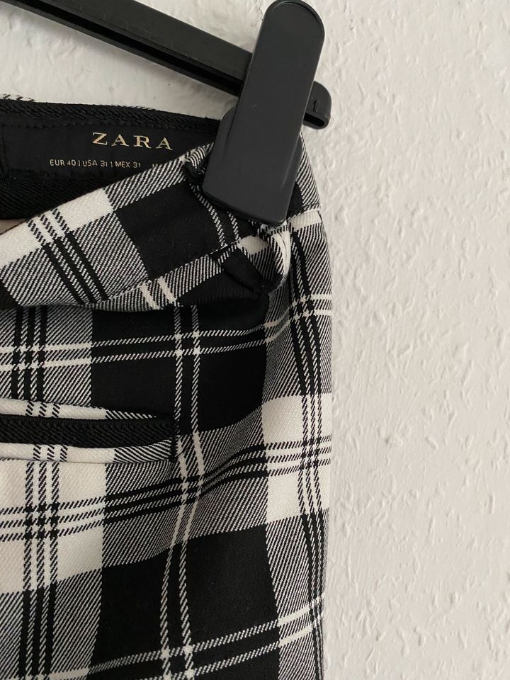 Zara man karierte chino Hose schwarz weiß Größe 40 in Düsseldorf