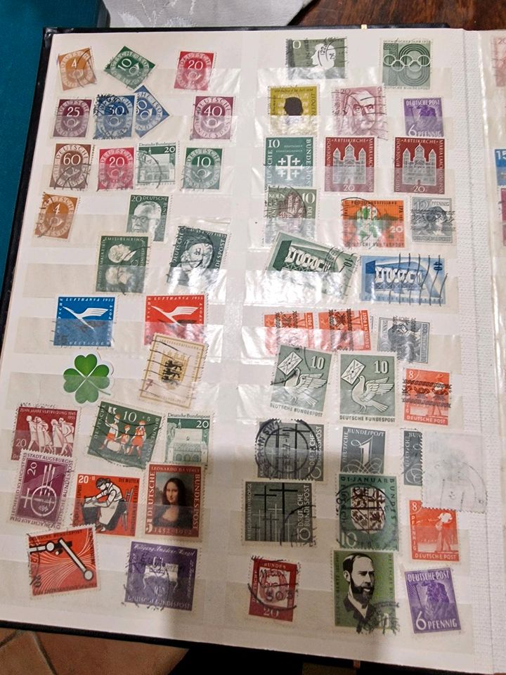 Briefmarkenalbum in Garbsen