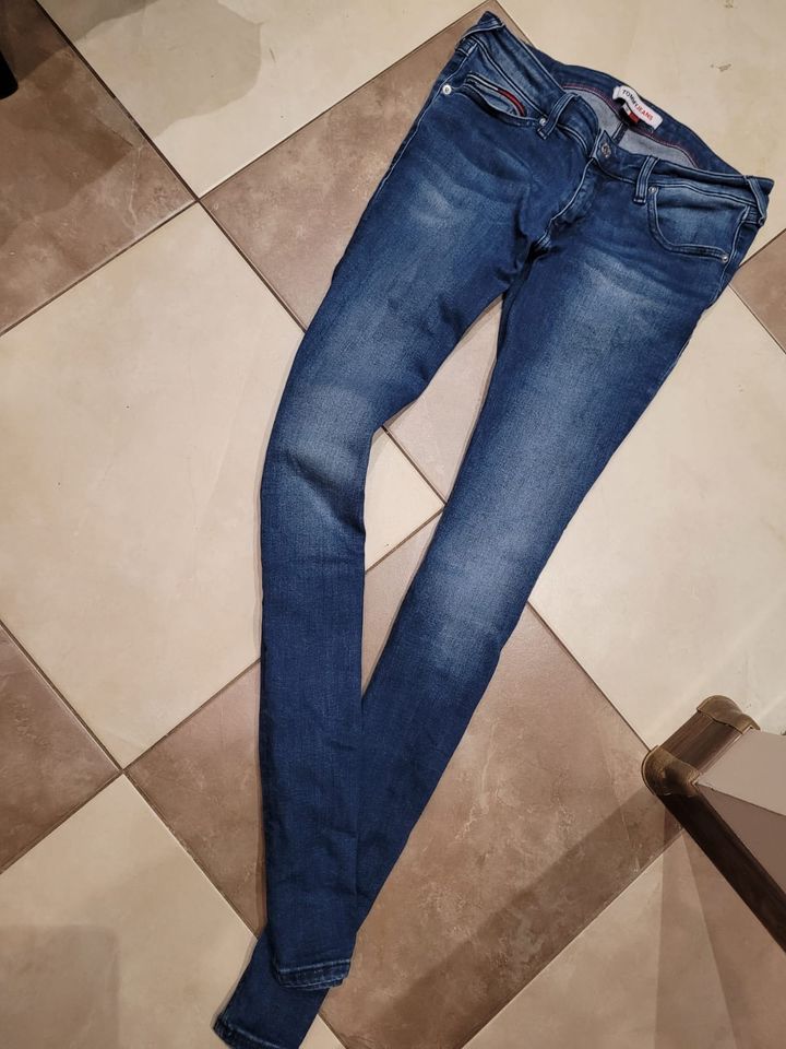 Tommy Hilfiger jeans hose gr m-l in Essen