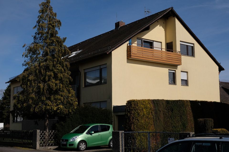 Renovierte 3-Zimmerwohnung mit Balkon in Fürth-Burgfarrnbach in Fürth