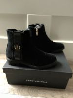 Tommy Hilfiger Stiefel Boots Leder Suede 36 Niedersachsen - Göttingen Vorschau