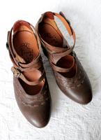 THINK! toll verspielte Comfort Riemchen-Pumps 39,5 Leder WIE NEU Hessen - Weilburg Vorschau