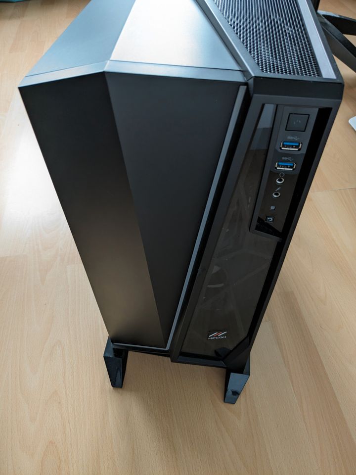 MIFCOM Core I9-9900K - RTX 2080 TI Premium Gaming PC in Egelsbach