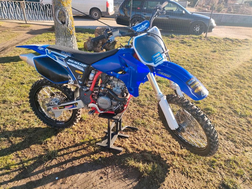 Verkaufe eine Yamaha YZ 250 F in Strehla