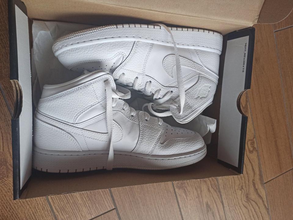Nike Air Jordan 1 MID (GS) White / White-White 39 OVP in Petershagen