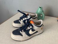 Nike 33 super Zustand blau weiß swoosh Berlin - Pankow Vorschau