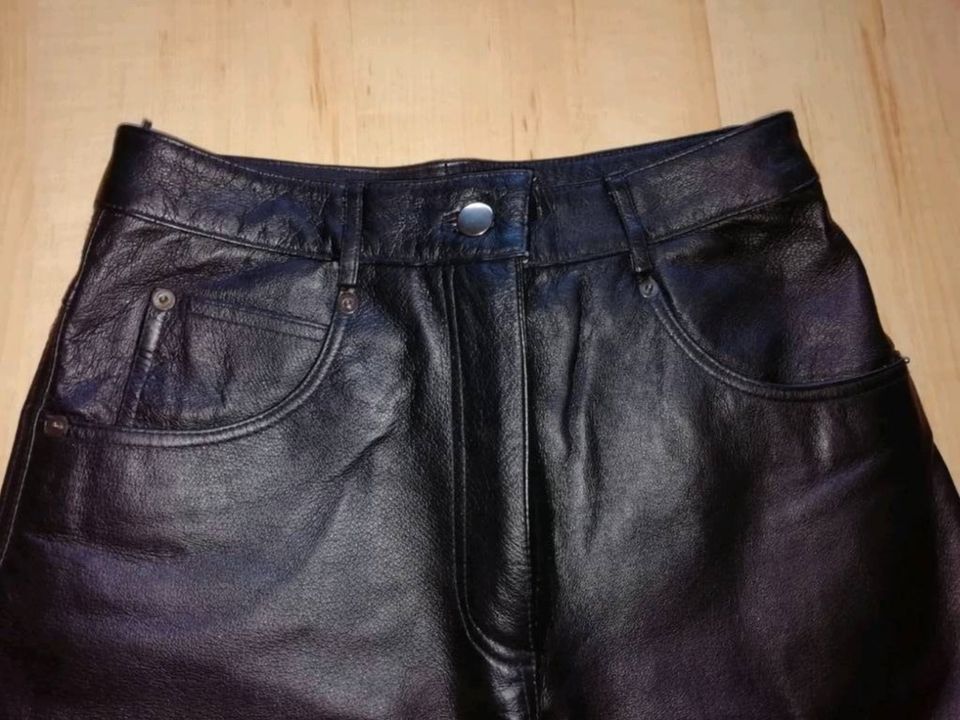 Lederhose, Glattleder, schwarz, neu, von Louis ca. Gr. 34 / Gr. S in Travenbrück