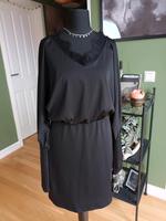 Kleid / Spitze / elegant / tailliert / NEU Leipzig - Connewitz Vorschau