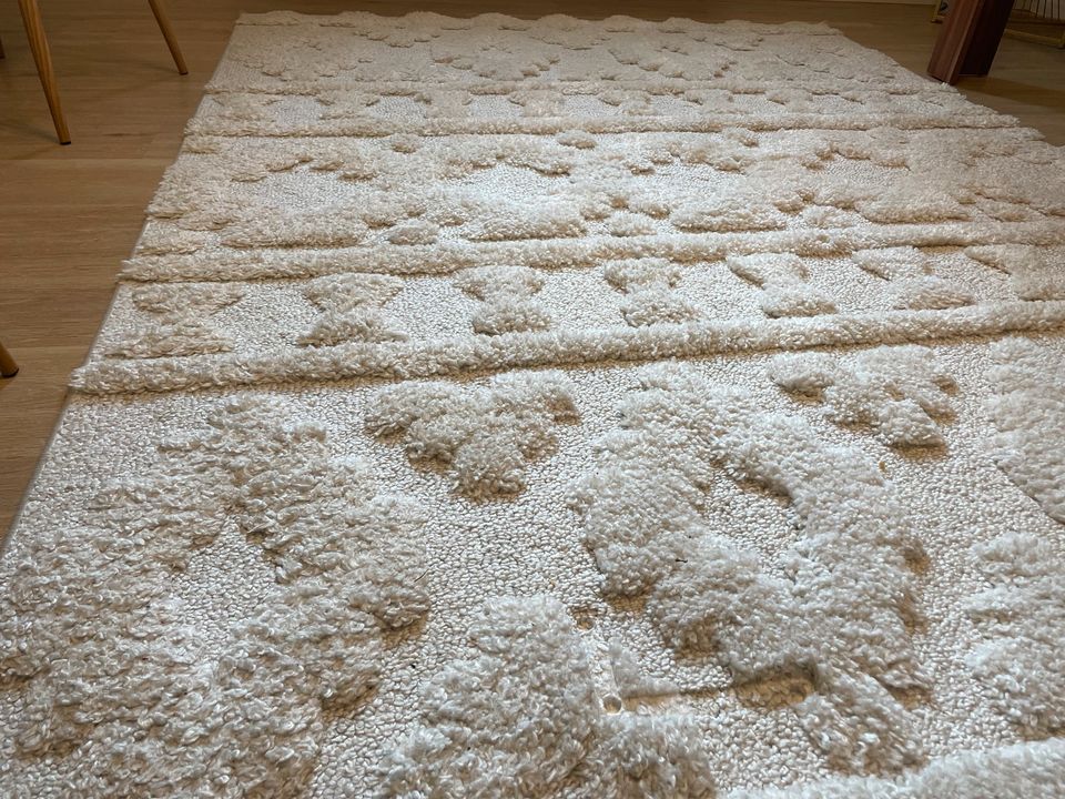 Teppich  in weiß zu verkaufen in Friedrichshafen
