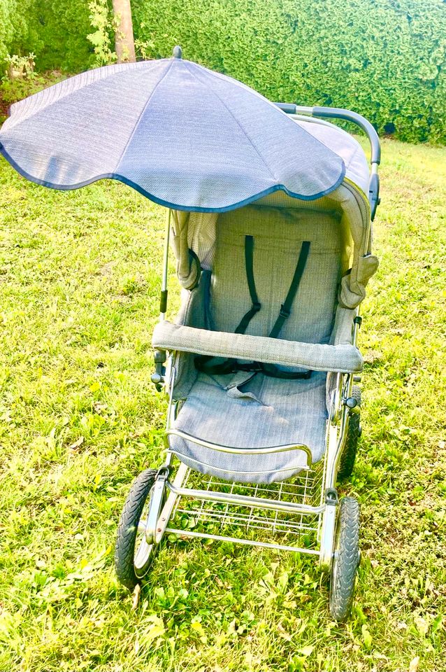 Hesba Kinderwagen Babywagen Luxusgefährt in Schwabmünchen