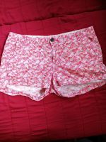 Shorts mit Blümchenmuster rot rosa pink Brandenburg - Zühlsdorf Vorschau