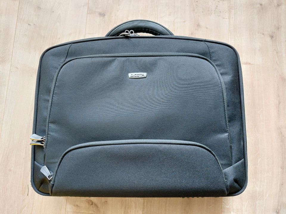 Laptop / Notebook Tasche DICOTA bis 17" in Wendlingen am Neckar