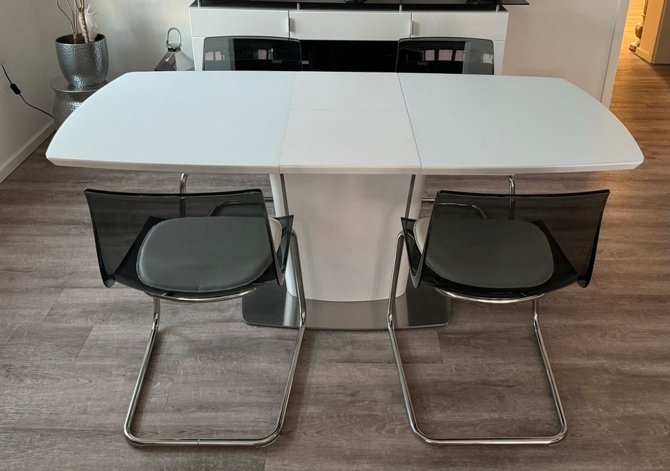 Esszimmer Tisch ausziehbar mit 4 Stühlen, auch Einzelverkauf mögl in Norderstedt