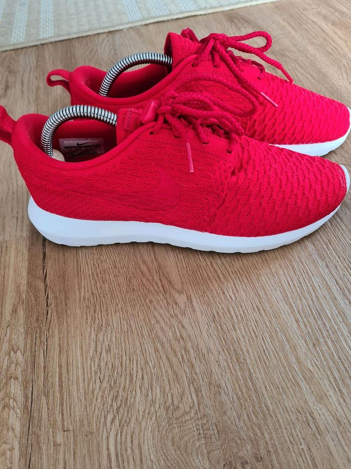 Nike Roshe Gr. 38.5 in Jettingen-Scheppach