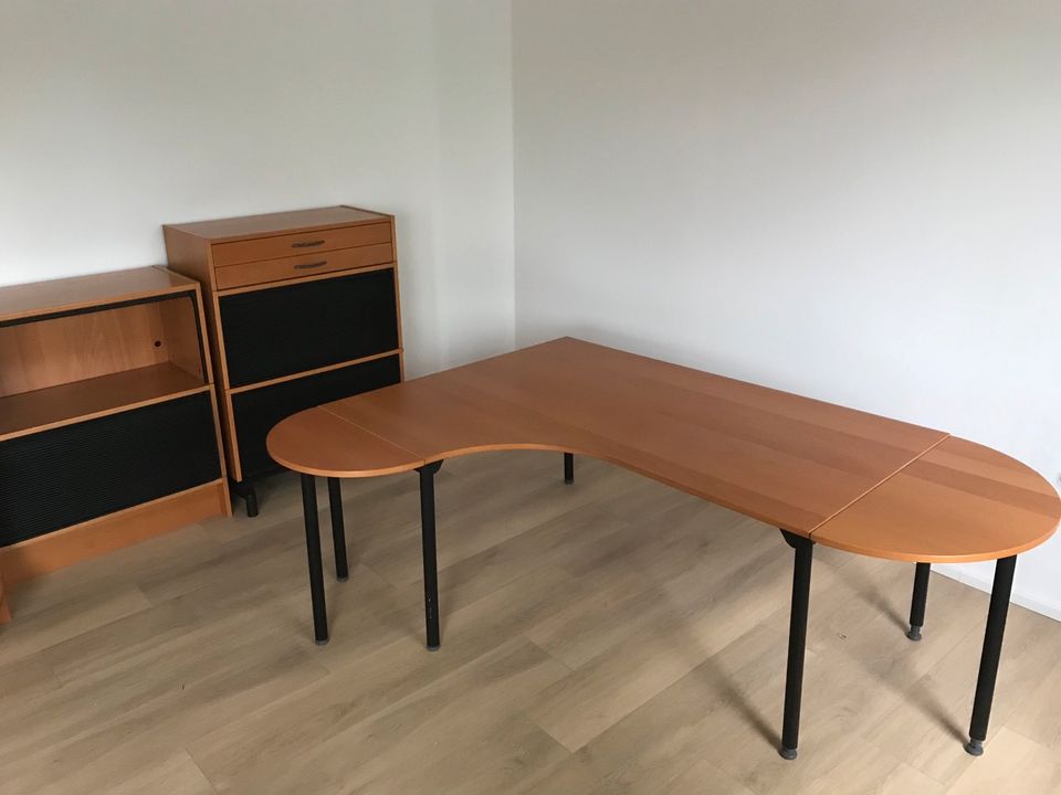 Masive Büromöbel  Schreibtisch in Wuppertal