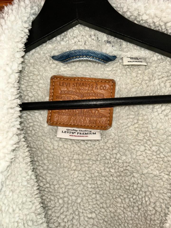 Levi’s Jeansjacke Sherpa blau 2Xl in Hamburg