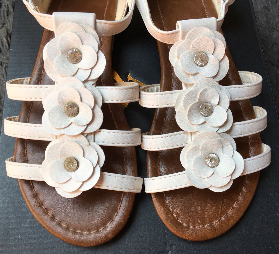 H&M Sandalen weiß Blumen Gr. 35 neuwertig in Pirmasens