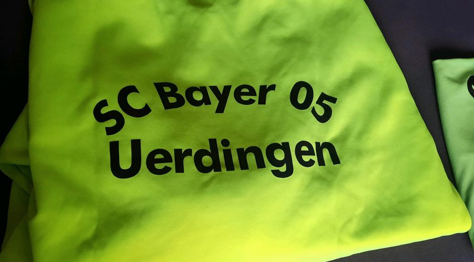 Trainingskleidung SC Bayer 05 Uerdingen in Duisburg
