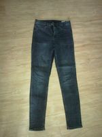 DIVIDED Skinny Jeans blau-schwarz Hessen - Wiesbaden Vorschau