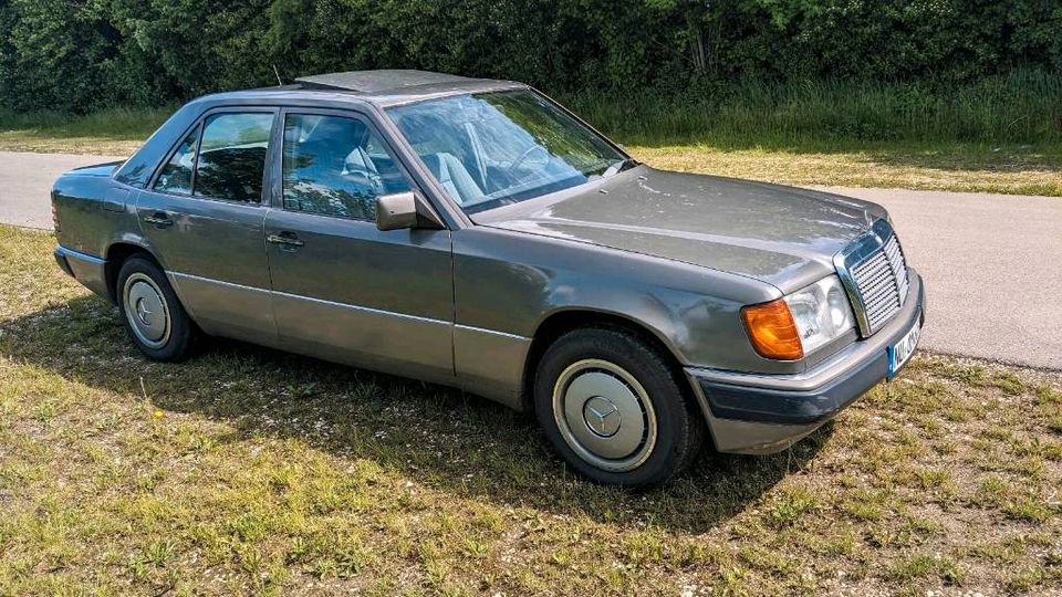 Mercedes E W124 300D/H-Zull./ Oldtimer in Neu Ulm