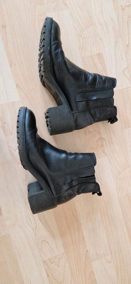 Lederstiefel Stiefeletten Plateau Keilabsatz in Leipzig