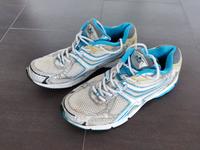 Lauf/Fitness/Sport Schuhe "Shochx" Gr.40 Weiss/Silber/Blau Unisex Köln - Widdersdorf Vorschau