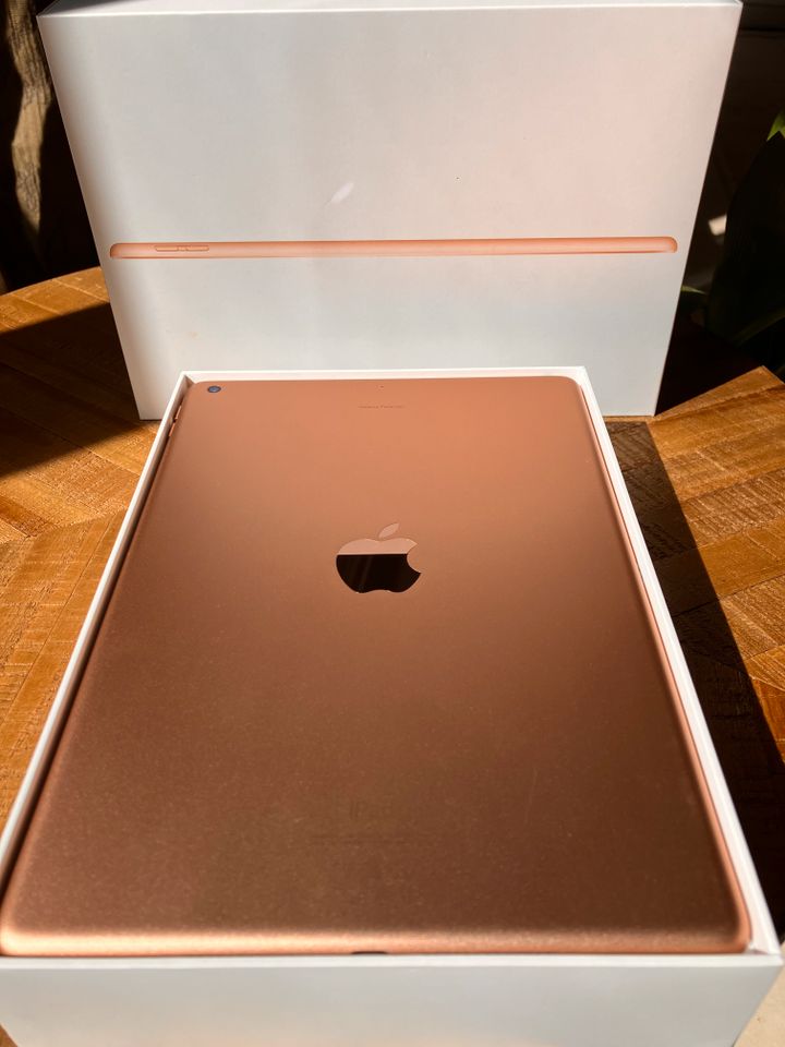 Apple iPad 8. Generation 128 GB rosé in Teltow