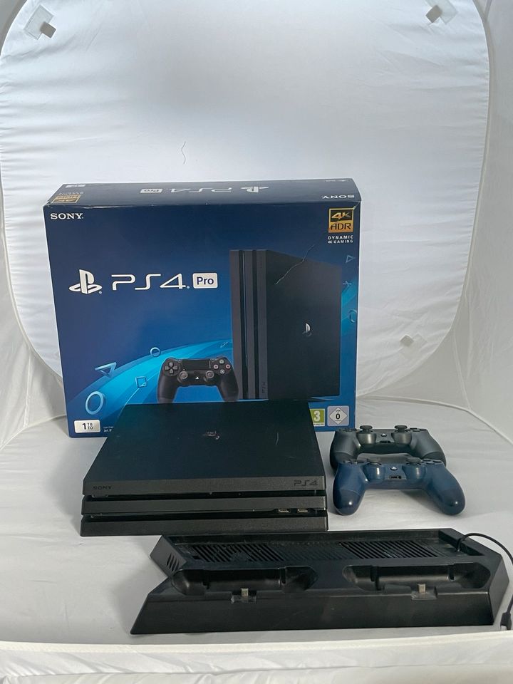 Ps4 Pro 1TB mit 2 Controllern/3 Spielen Extra Belüftung+Ladung in Heiligenhaus