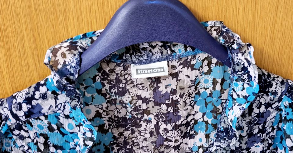 (38) 40 Sommer Bluse STREET ONE blau geblümt Rüschen Chiffon in Mühlau