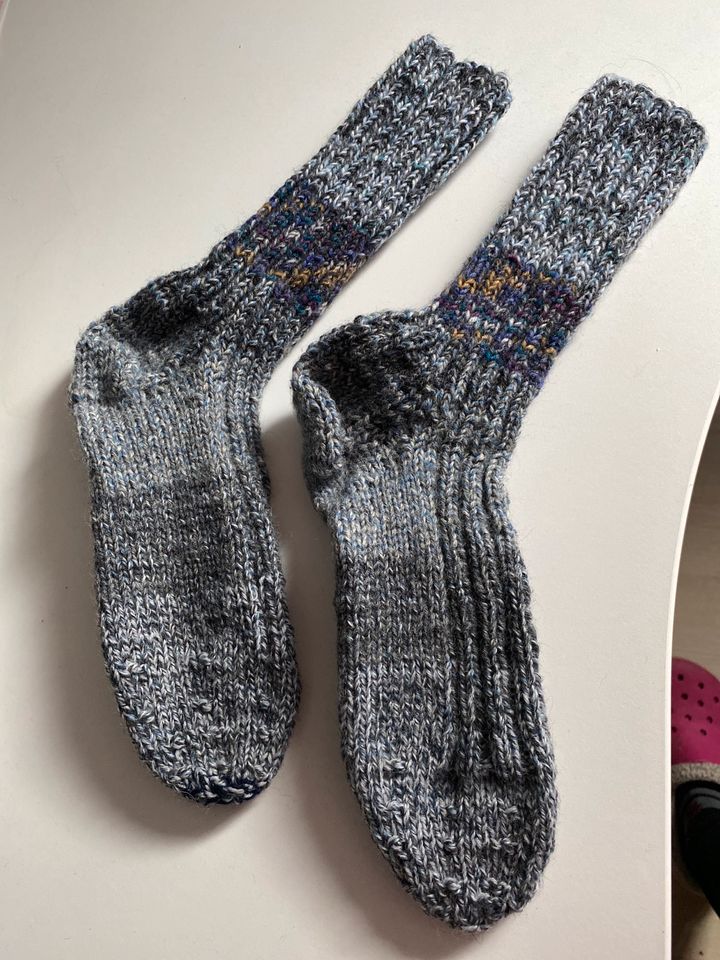 Selbstgestrickte Socken in Unterweißbach